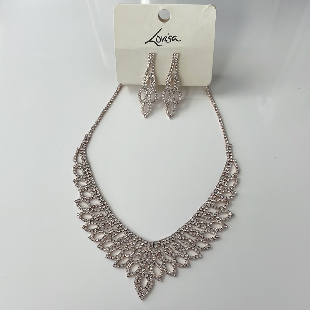 Necklace and Earrings in Rose Gold